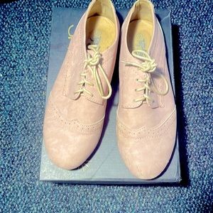 Vintage style flat shoe, for those with a love of vintage clothing and style